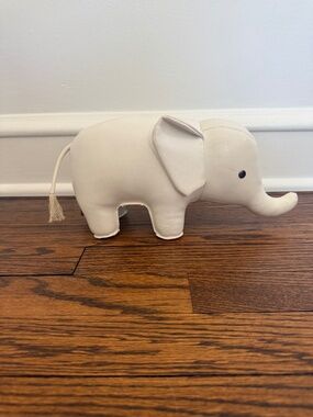 Serena & Lily Menagerie Elephant & Hippo Bookends